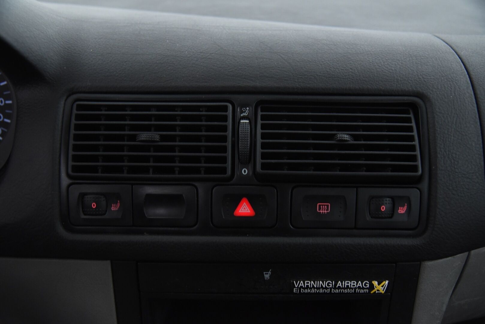 Volkswagen Golf 2000 VW Golf 1,6 Viistoperä (AB) 4ov 1590cm3 - MYYDÄÄN HUUTOKAUPAT.COM:ISSA