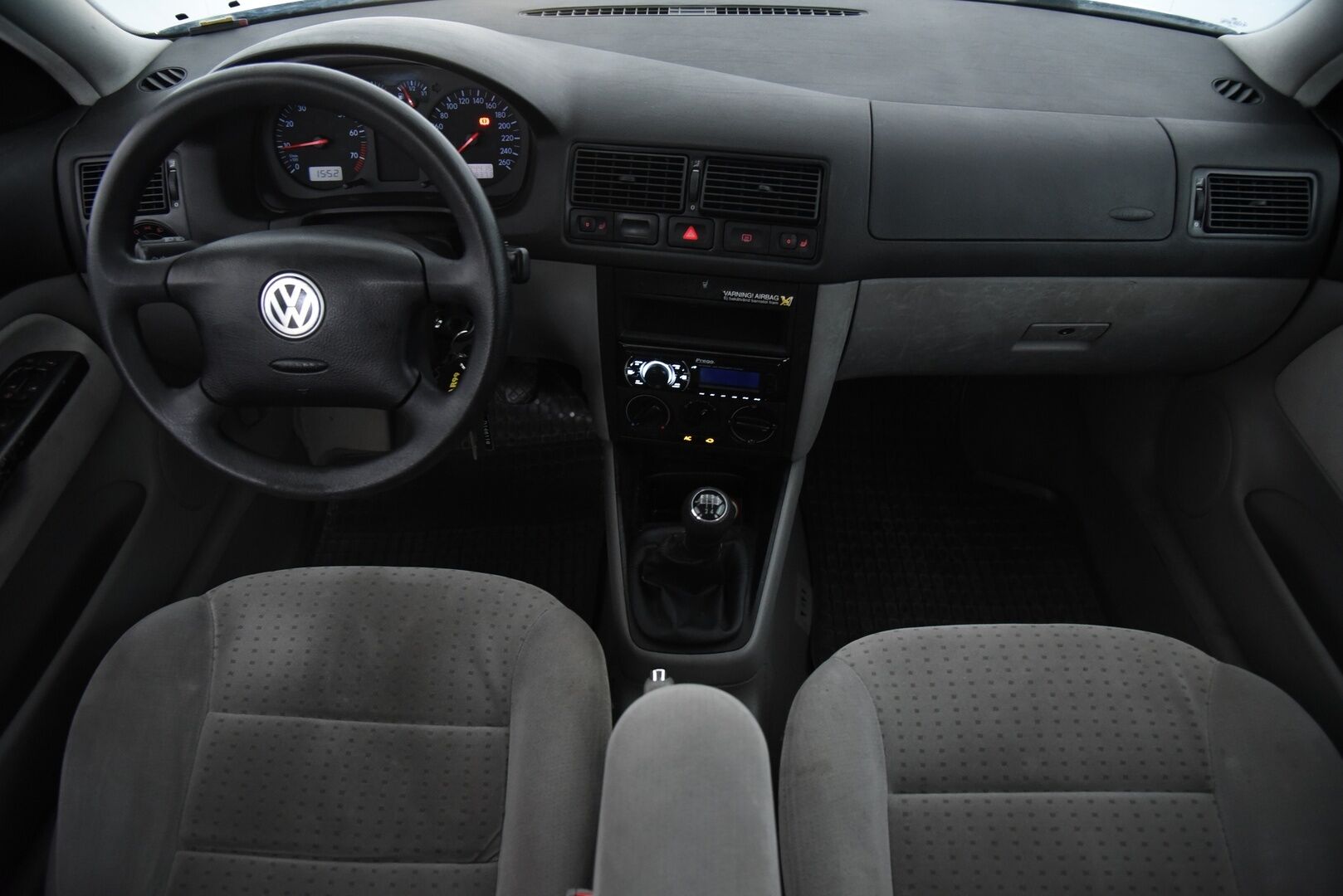 Volkswagen Golf 2000 VW Golf 1,6 Viistoperä (AB) 4ov 1590cm3 - MYYDÄÄN HUUTOKAUPAT.COM:ISSA