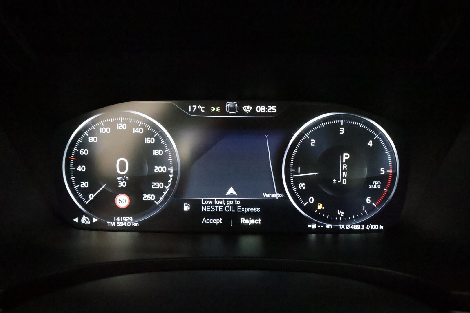Volvo V90 2018 D4 AWD Business aut **Webasto / Adapt.vakkari / Puolinahat / KeylessGo / P.tutka** - Ilman AD-blue järjestelmää! / Full-Led / 