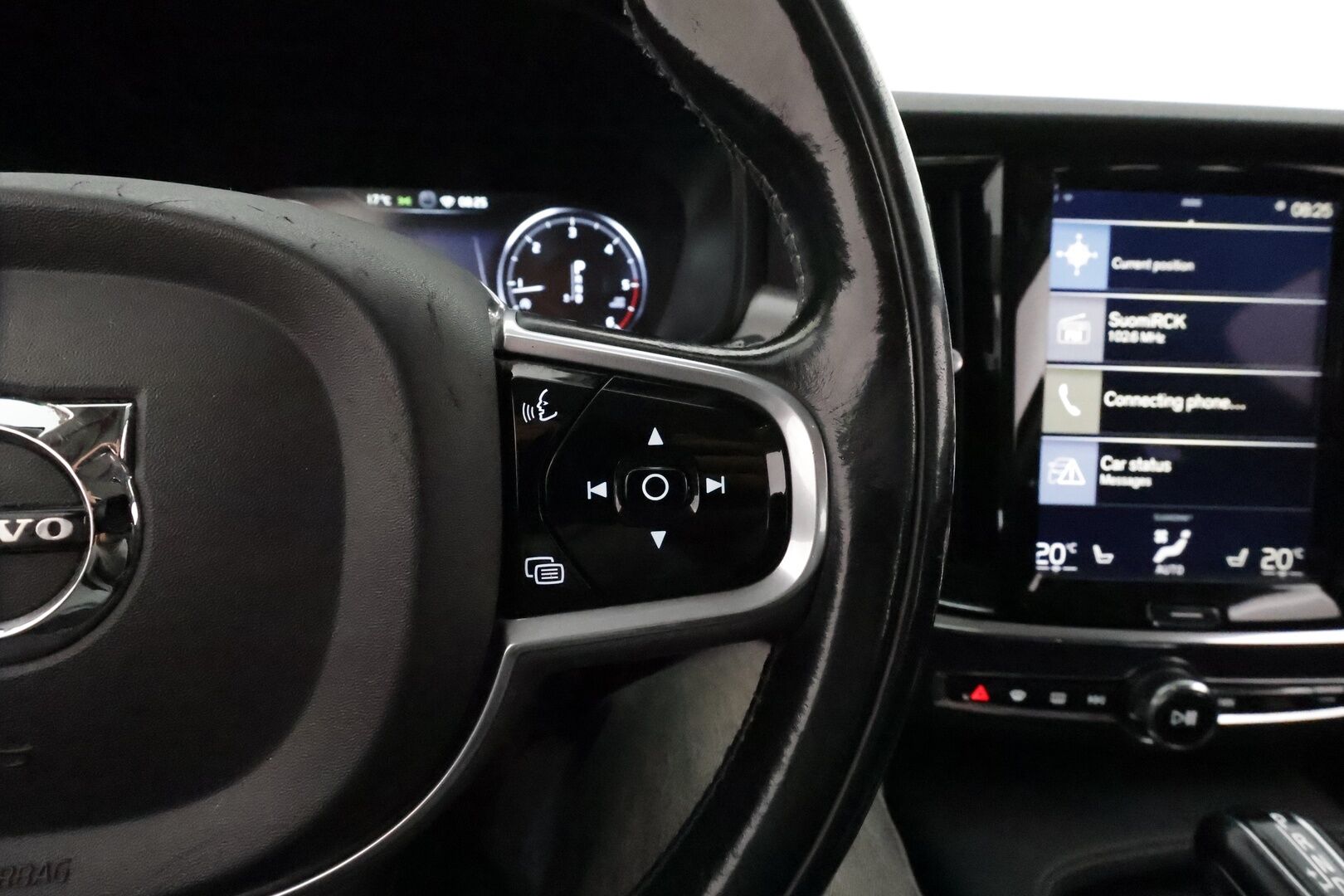 Volvo V90 2018 D4 AWD Business aut **Webasto / Adapt.vakkari / Puolinahat / KeylessGo / P.tutka** - Ilman AD-blue järjestelmää! / Full-Led / 