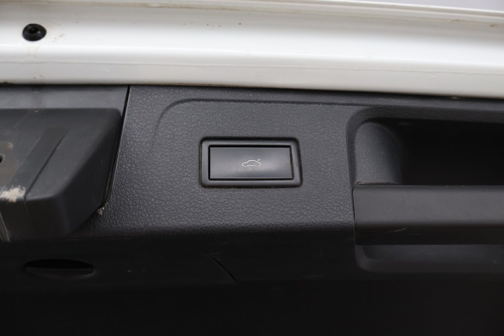 Volkswagen Passat 2015 Variant Highline 2,0 TDI 140 kW (190 hv) BlueMotion Technology 4MOTION DSG - *Webasto / ACC / P-kamera / Koukku / Nahkaverhoilu* MYYDÄÄN HUUTOKAUPAT.COMISSA!!*