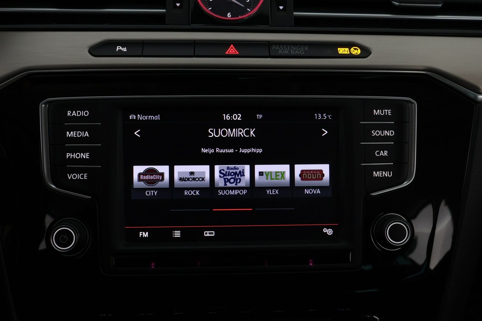 Volkswagen Passat 2015 Variant Highline 2,0 TDI 140 kW (190 hv) BlueMotion Technology 4MOTION DSG - *Webasto / ACC / P-kamera / Koukku / Nahkaverhoilu* MYYDÄÄN HUUTOKAUPAT.COMISSA!!*