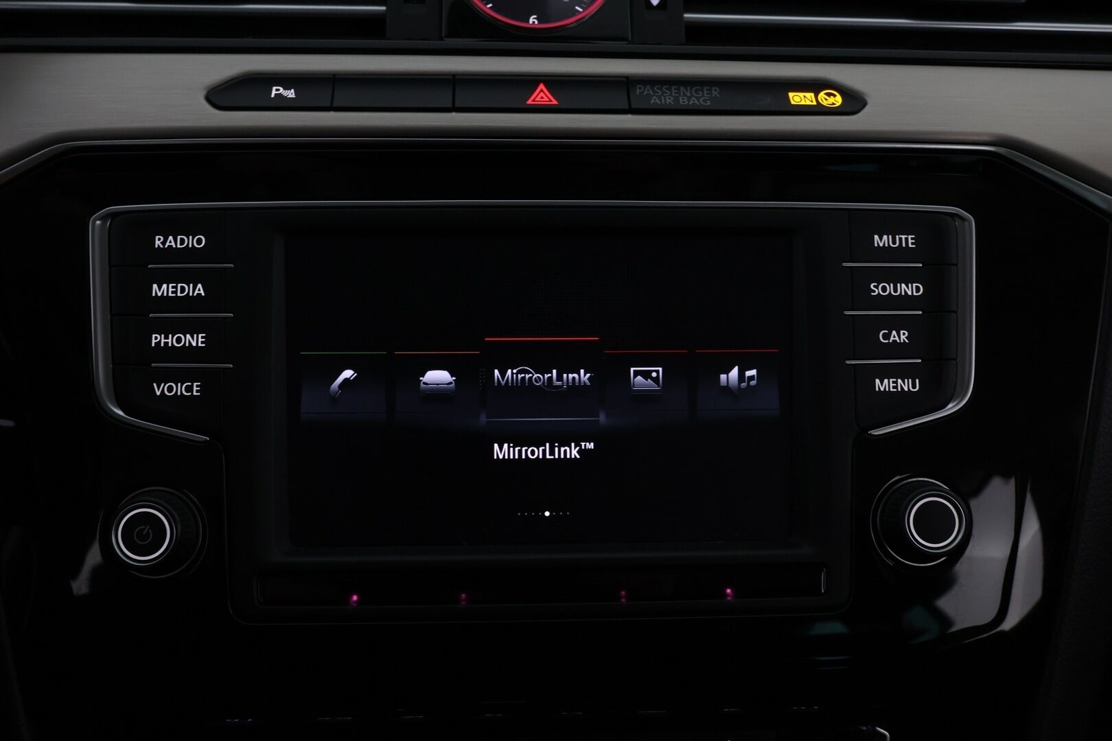 Volkswagen Passat 2015 Variant Highline 2,0 TDI 140 kW (190 hv) BlueMotion Technology 4MOTION DSG - *Webasto / ACC / P-kamera / Koukku / Nahkaverhoilu* MYYDÄÄN HUUTOKAUPAT.COMISSA!!*