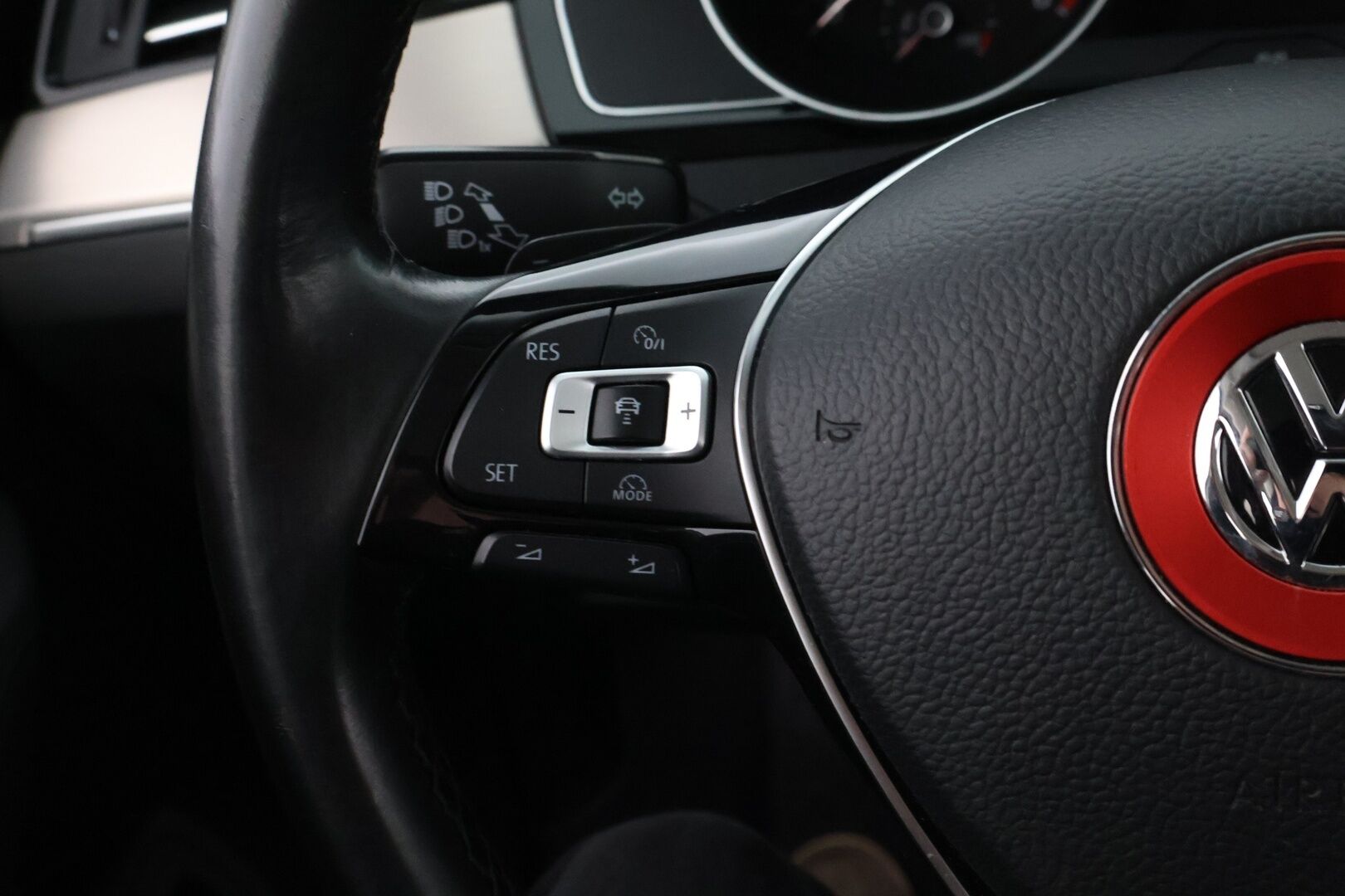 Volkswagen Passat 2015 Variant Highline 2,0 TDI 140 kW (190 hv) BlueMotion Technology 4MOTION DSG - *Webasto / ACC / P-kamera / Koukku / Nahkaverhoilu* MYYDÄÄN HUUTOKAUPAT.COMISSA!!*