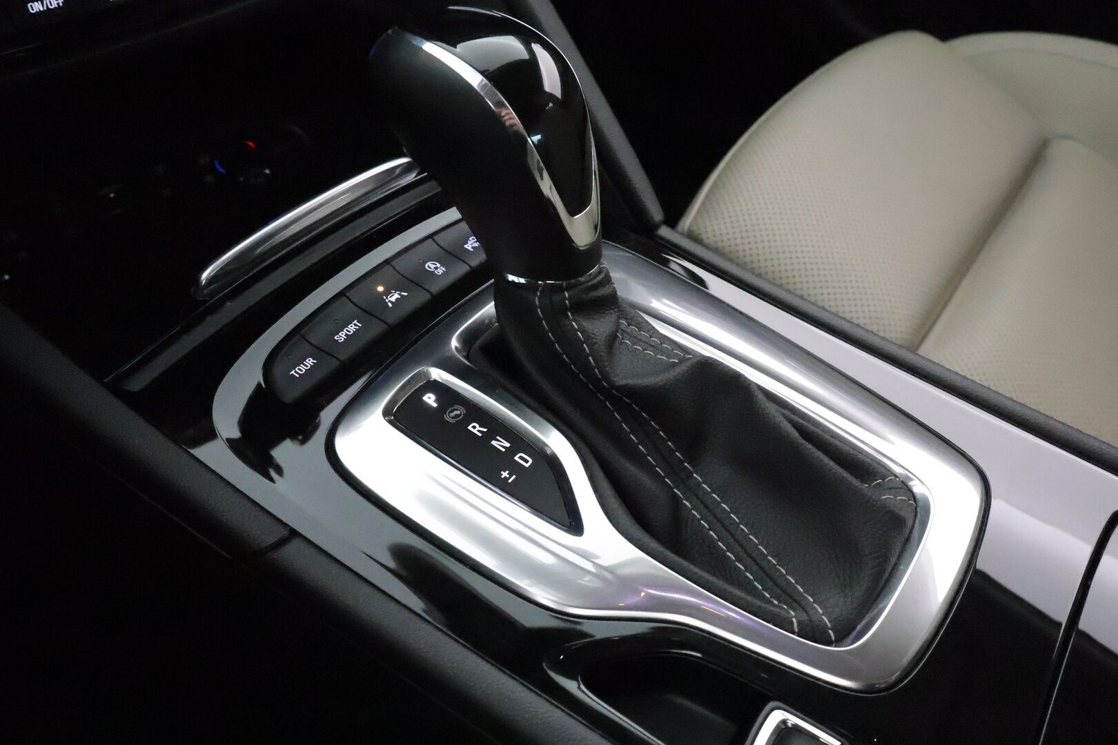 Opel Insignia 2020 Grand Sport Executive 200 Turbo A **ACC / Pa-lisälämmitin / HUD / LED / 360° / Hierova&Ilmastoitu Muistipenkki / Navi** - 1.omisteinen Suomi-auto / Kahdet Renkaat / **HYVILLÄ KAMOILLA**