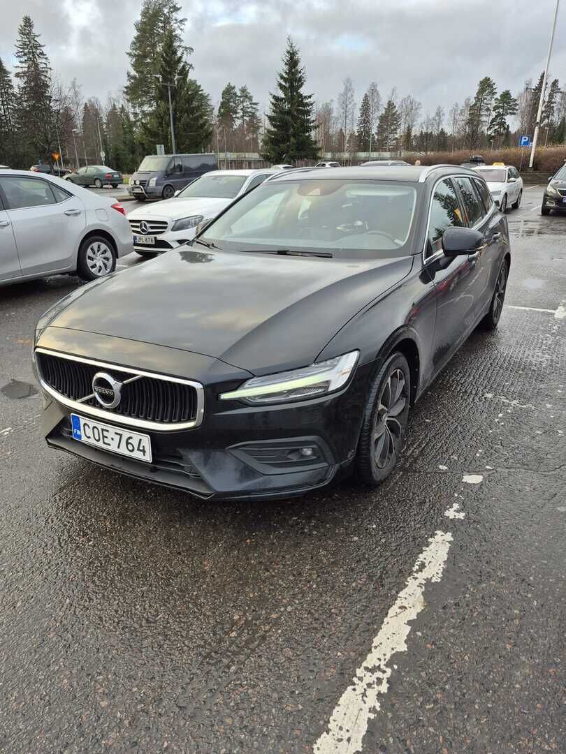 Volvo V60 2019 D4 Business aut - | Webasto | ACC | Sähköinen koukku | VOC | Osanahka istuimet | Sähköinen takaluukku | - KORKO VAIN 3,99 %