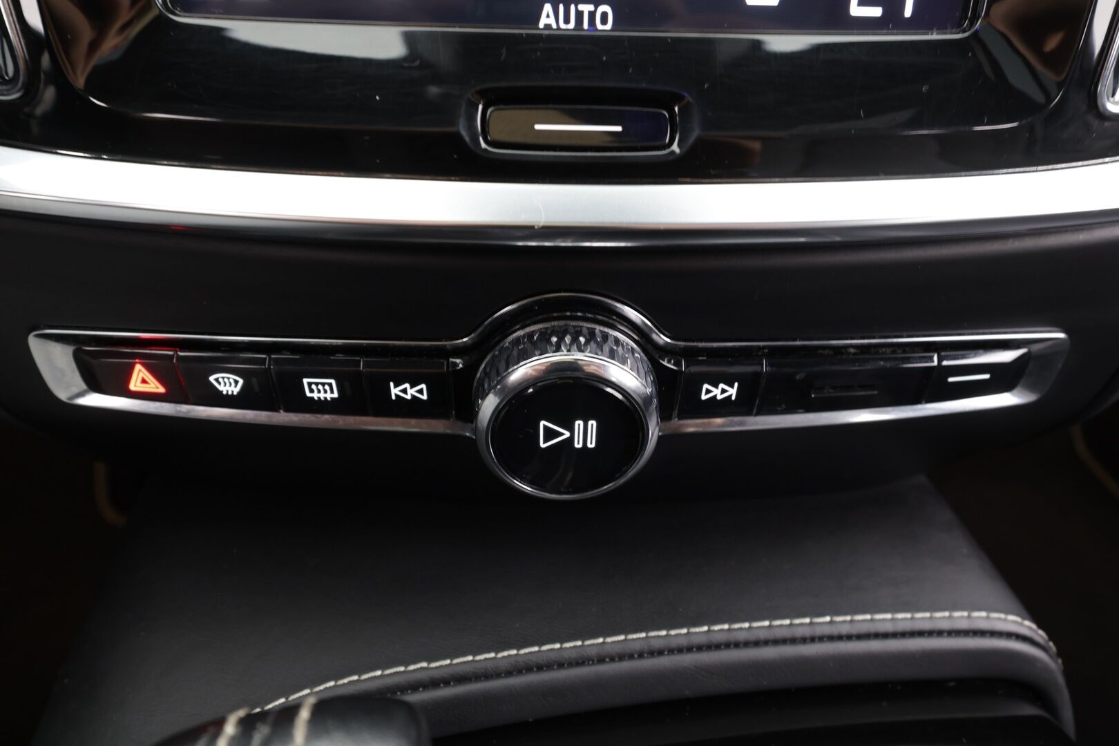 Volvo S60 2020 T8 TwE AWD Business R-Design aut * Webasto / Panorama / B&W / ACC / LED / P.tutkat / Sportpenkki Muistilla * - Suomi-auto / Bowers & Wilkins / Kahdet renkaat