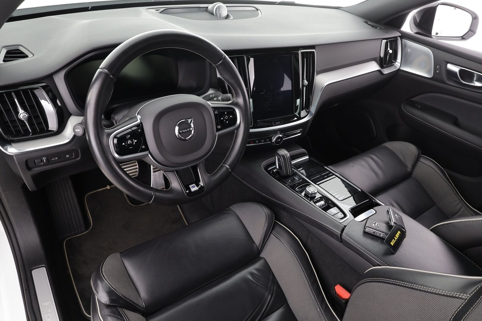 Volvo S60 2020 T8 TwE AWD Business R-Design aut * Webasto / Panorama / B&O / ACC / LED / P.tutkat / Sportpenkki Muistilla * - Suomi-auto / Kahdet renkaat / Merkkihuollettu!