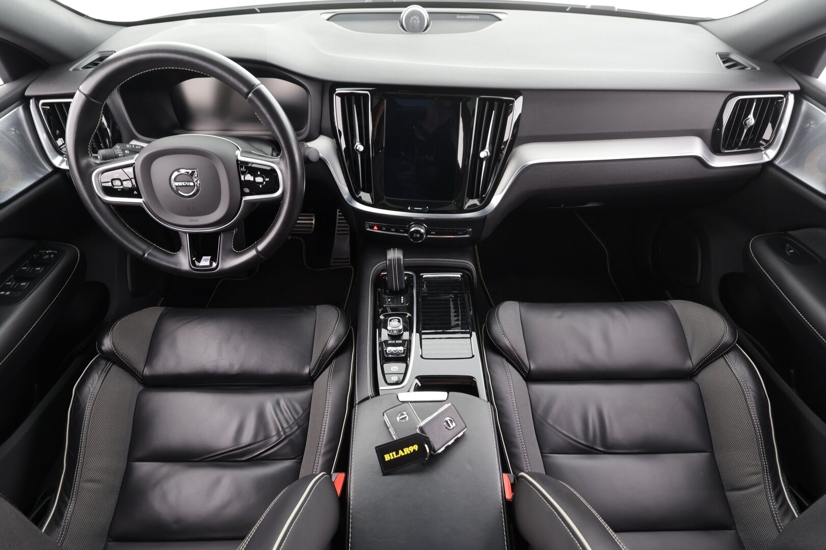 Volvo S60 2020 T8 TwE AWD Business R-Design aut * Webasto / Panorama / B&W / ACC / LED / P.tutkat / Sportpenkki Muistilla * - Suomi-auto / Bowers & Wilkins / Kahdet renkaat / Merkkihuollettu!