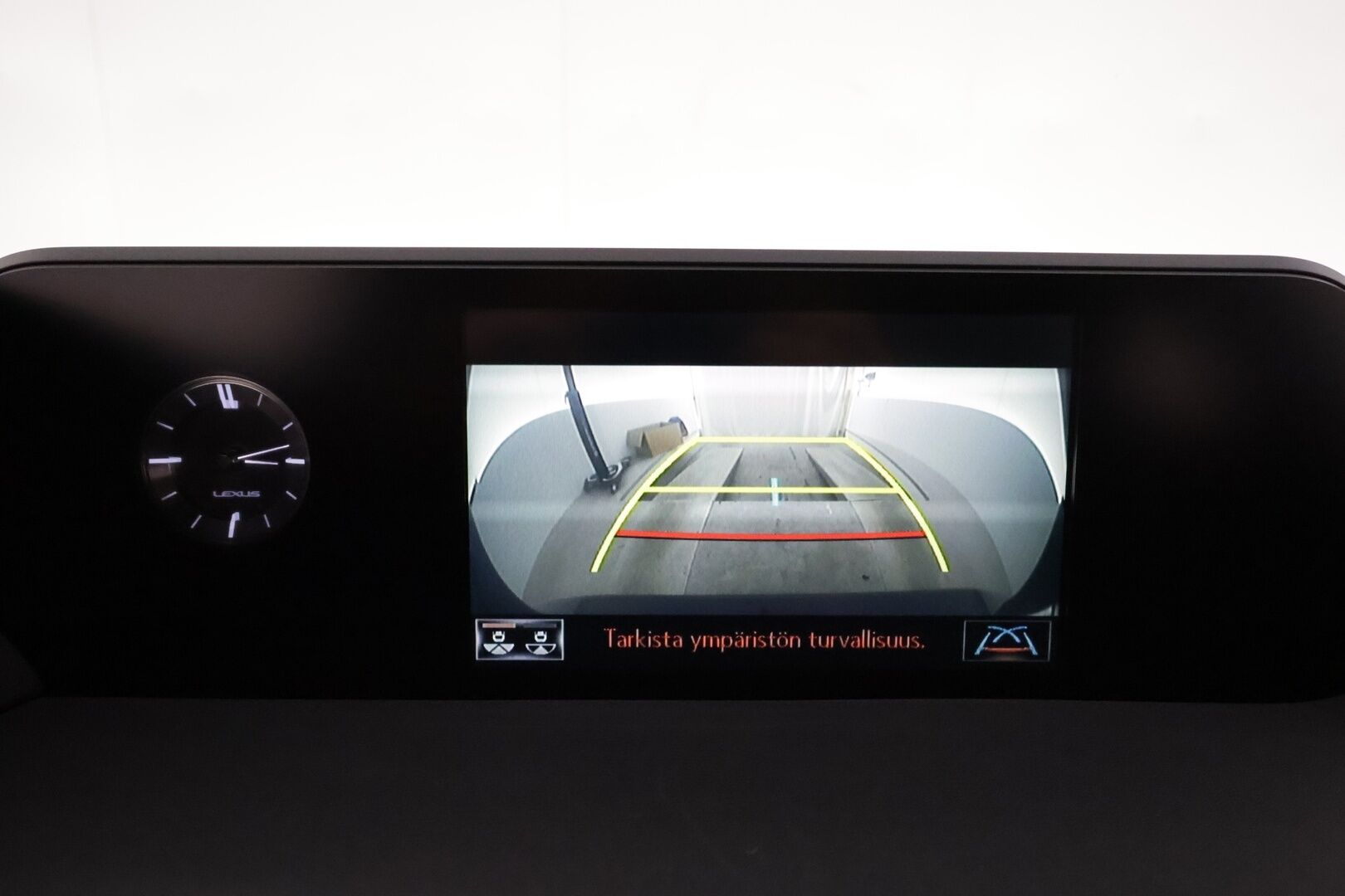 Lexus UX 2019 250h AWD Premium * Adapt.Vakkari / Mark&Levinson / Nahkasisusta / Sähköpenkit / Lohkolämmitin / Navi / LED - Suomi-auto / Kahdet renkaat aluvanteilla / Merkkihuollettu / Hyvät varusteet!