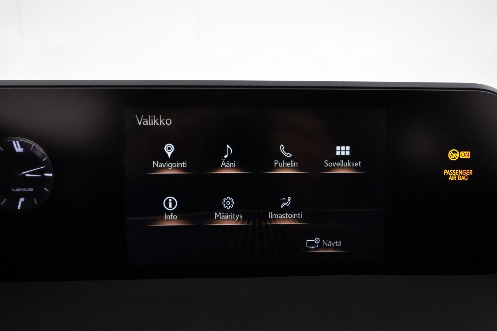 Lexus UX 2019 250h AWD Premium * Adapt.Vakkari / Mark&Levinson / Nahkasisusta / Sähköpenkit / Lohkolämmitin / Navi / LED - Suomi-auto / Kahdet renkaat aluvanteilla / Merkkihuollettu / Hyvät varusteet!