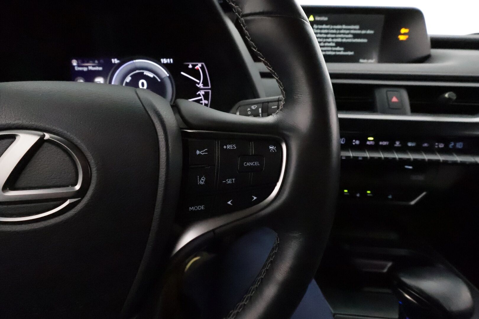 Lexus UX 2019 250h AWD Premium * Adapt.Vakkari / Mark&Levinson / Nahkasisusta / Sähköpenkit / Lohkolämmitin / Navi / LED - Suomi-auto / Kahdet renkaat aluvanteilla / Merkkihuollettu / Hyvät varusteet!