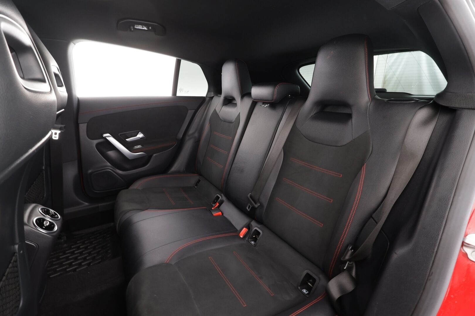 Mercedes-Benz CLA 2020 200 A Shooting Brake Business AMG * LED-High Performance / Sportpenkit / P.Kamera / Navi / Kaistavahti * - Sisätilanlämmitin / Suomi-auto / Kahdet renkaat - HULLUT BLACKWEEK JATKOT - KORKOTARJOUS 2,49%