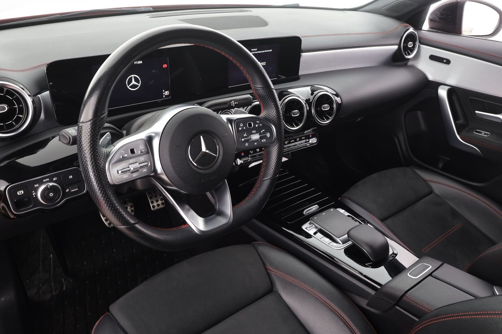 Mercedes-Benz CLA 2020 200 A Shooting Brake Business AMG * LED-High Performance / Sportpenkit / P.Kamera / Navi / Kaistavahti * - Sisätilanlämmitin / Suomi-auto / Kahdet renkaat - HULLUT BLACKWEEK JATKOT - KORKOTARJOUS 2,49%