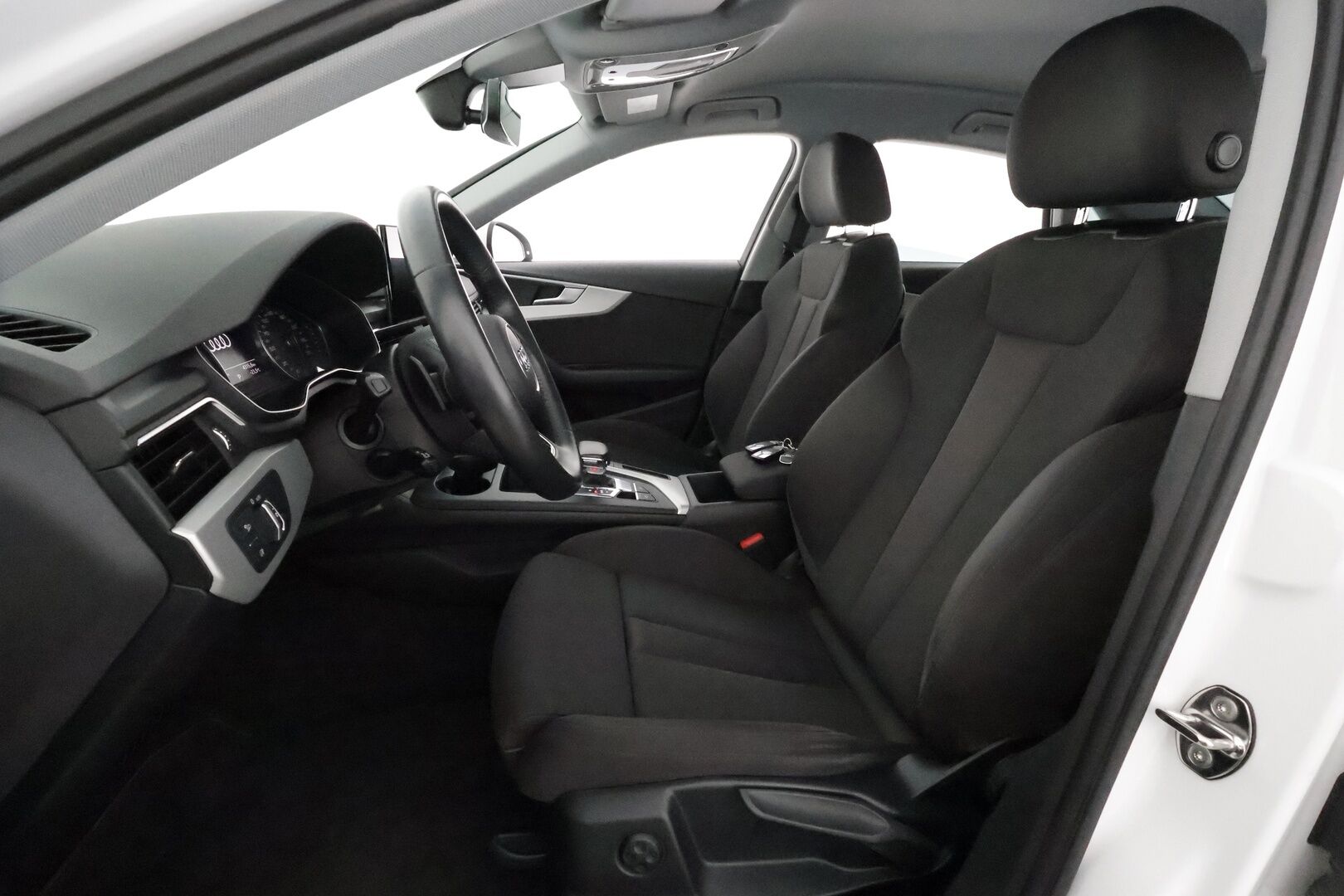 Audi A4 2020 Sedan Business Advanced 35 TFSI 110 kW MHEV S tronic **Webasto / Koukku / ACC / LED / P.kamera / Sportpenkit** - Adaptiivinen vakkari / Suomi-auto / Kahdet Renkaat