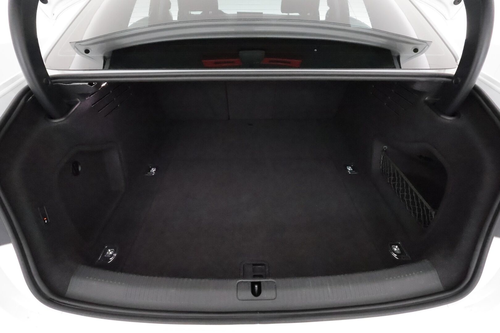 Audi A4 2020 Sedan Business Advanced 35 TFSI 110 kW MHEV S tronic **Webasto / Koukku / ACC / LED / P.kamera / Sportpenkit** - Adaptiivinen vakkari / Suomi-auto / Kahdet Renkaat