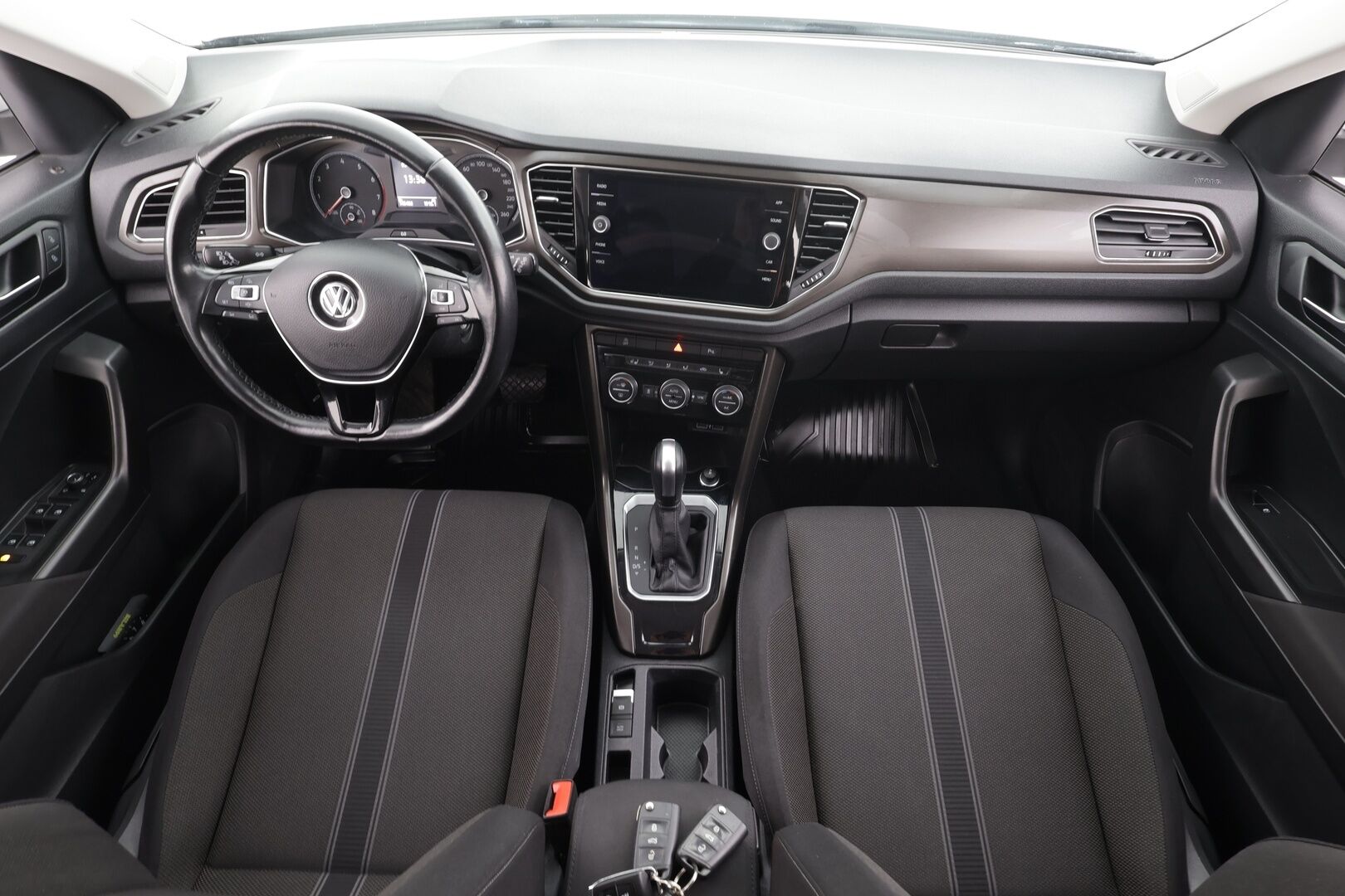 Volkswagen T-Roc 2020 Style Limited 1,5 TSI EVO 110 kW DSG * Webasto / LED / ACC / P.Tutkat / Kaistavahti / Bluetooth * - Suomi-auto / Kahdet renkaat