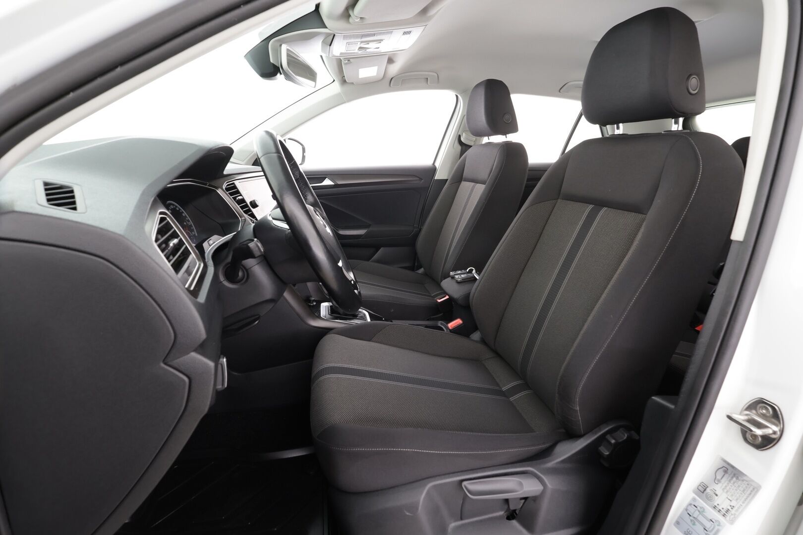 Volkswagen T-Roc 2020 Style Limited 1,5 TSI EVO 110 kW DSG * Webasto / LED / ACC / P.Tutkat / Kaistavahti / Bluetooth * - Suomi-auto / Kahdet renkaat