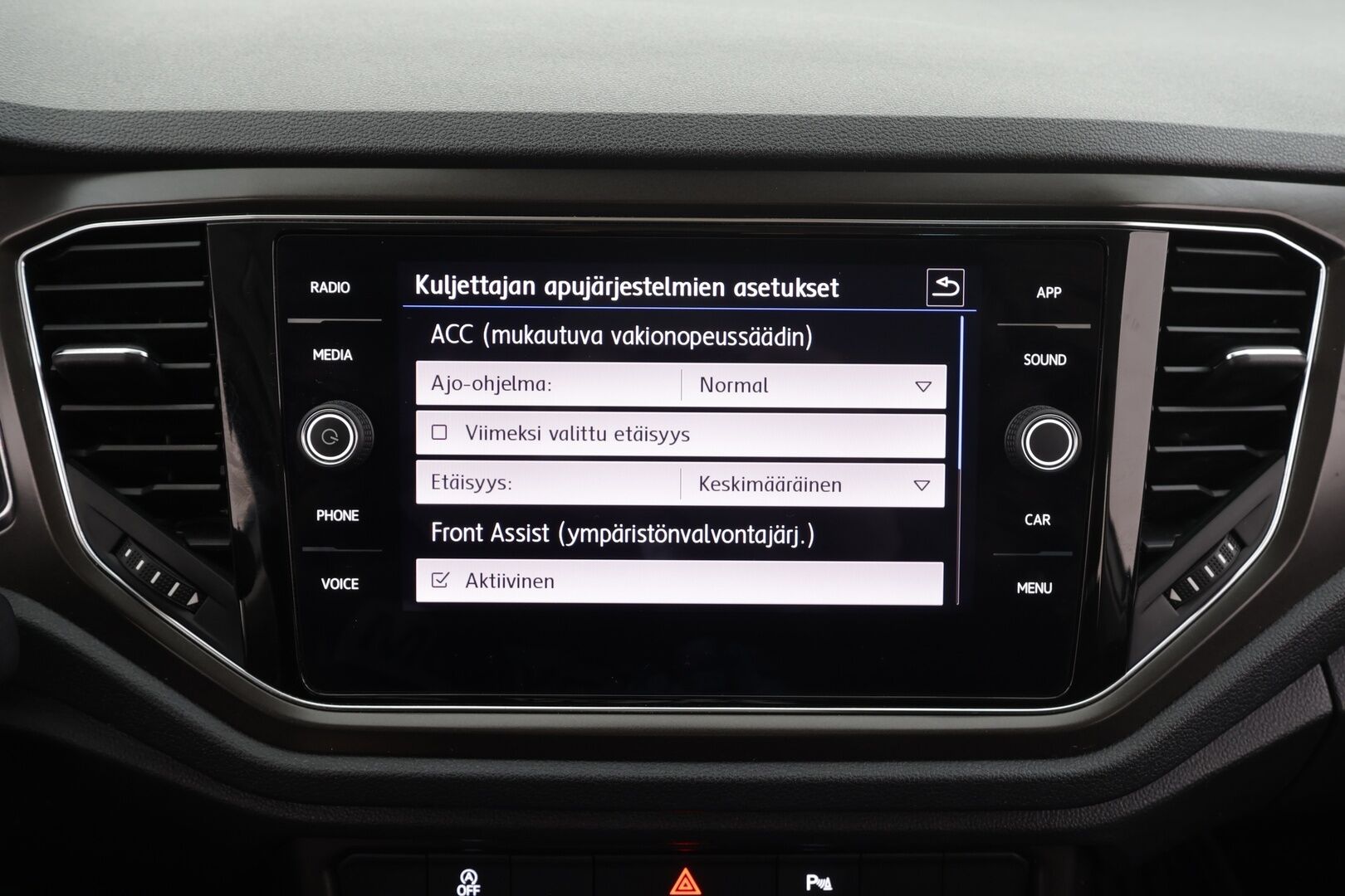 Volkswagen T-Roc 2020 Style Limited 1,5 TSI EVO 110 kW DSG * Webasto / LED / ACC / P.Tutkat / Kaistavahti / Bluetooth * - Suomi-auto / Kahdet renkaat