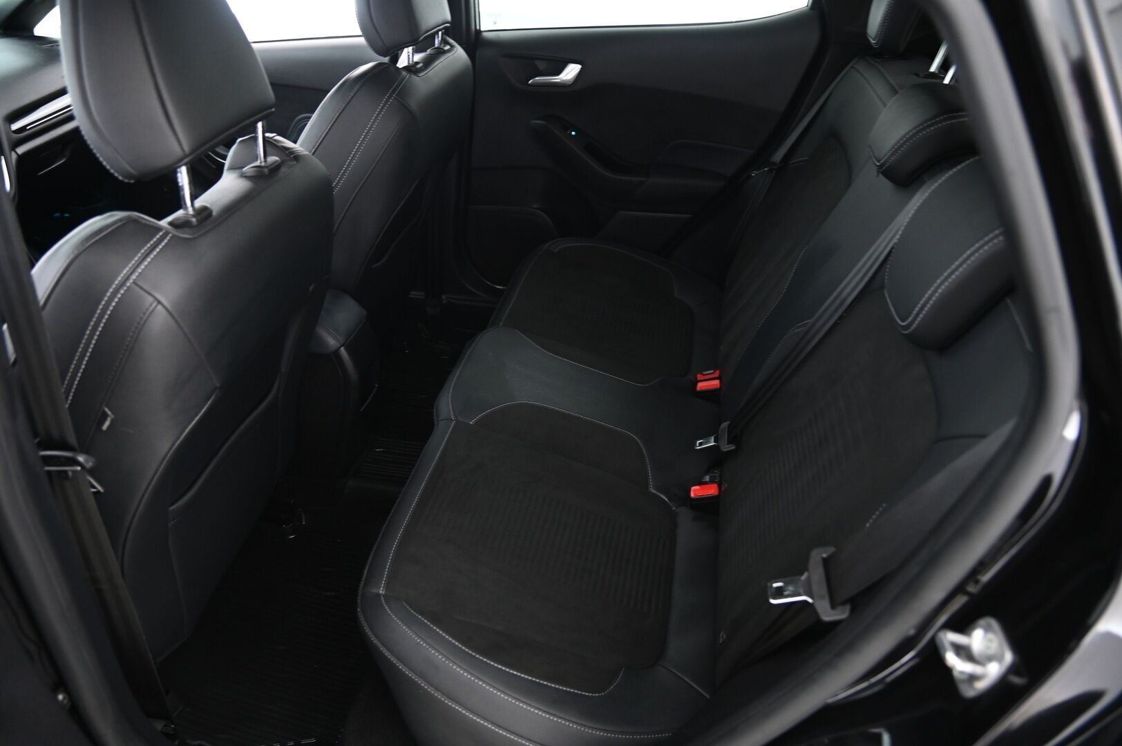 Ford Fiesta 2020 1,5 EcoBoost 200hv M6 ST 5-ovinen *Recaro / Bang & Olufsen / Lämpöpaketti / Navigointi* - BLIS / Mustasisäkatto / Kaistavahti / AppleCarplay / LED / Hyvin Huollettu 