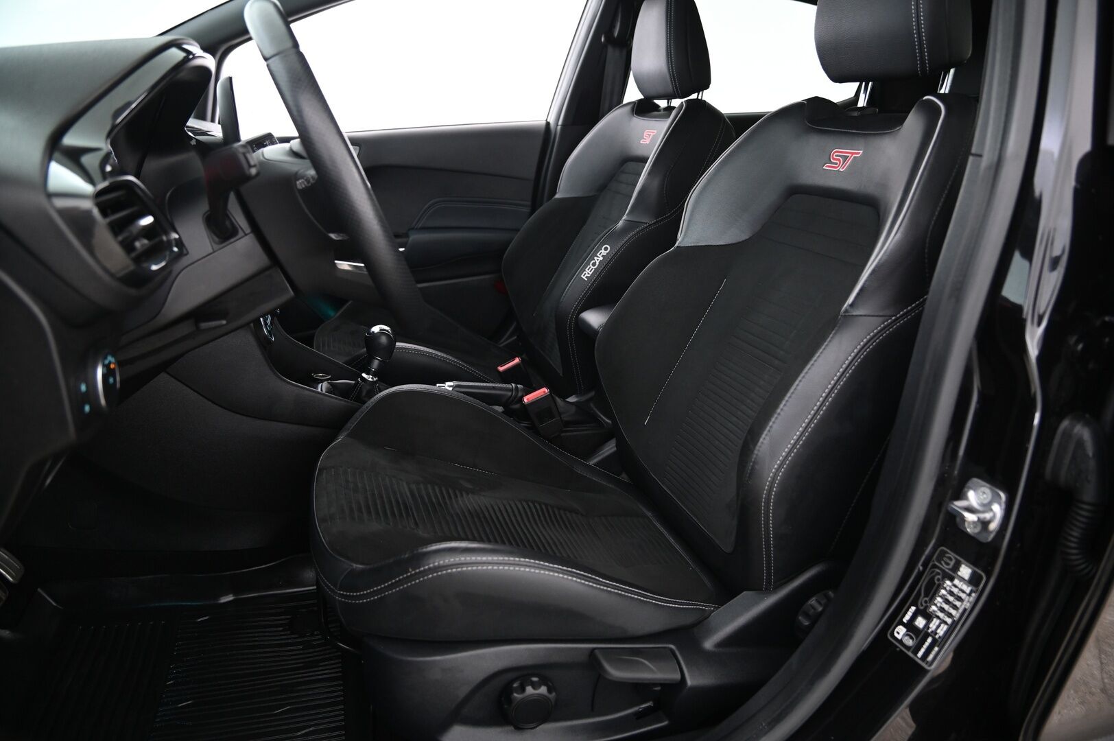 Ford Fiesta 2020 1,5 EcoBoost 200hv M6 ST 5-ovinen *Recaro / Bang & Olufsen / Lämpöpaketti / Navigointi* - BLIS / Mustasisäkatto / Kaistavahti / AppleCarplay / LED / Hyvin Huollettu 