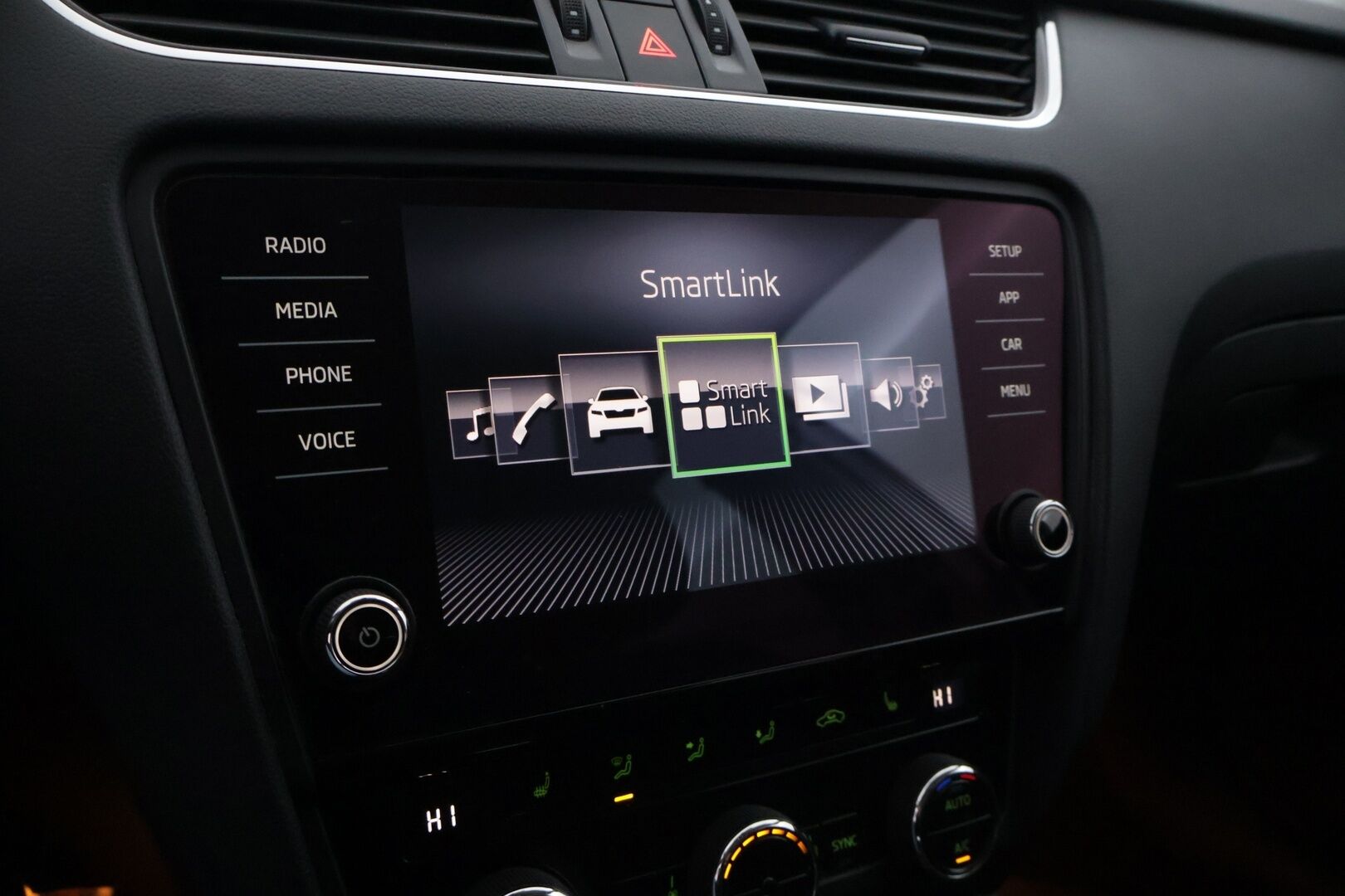 Skoda Octavia 2018 2,0 Combi TDI 184 4x4 Scout DSG Autom. - YritysOutlet - Myydään vain yrityksille - Lohko / Koukku / ACC / Kaukovaloautomatiikka!