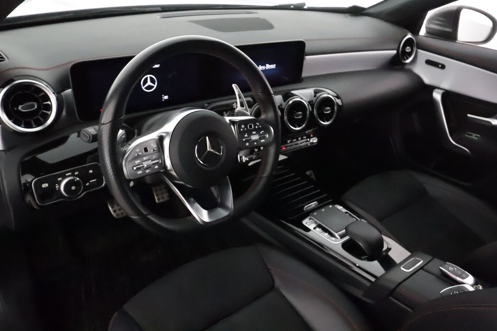 Mercedes-Benz CLA 2020 200 A Business AMG *Multibeam / ACC / Widescreen / P.kamera / Sporttipenkit / Lohkolämmitin* - Juuri huollettu / Juuri katsastettu / Seuraava katsastus 10/2027 * - Osta nyt, maksa vasta ensi vuonna