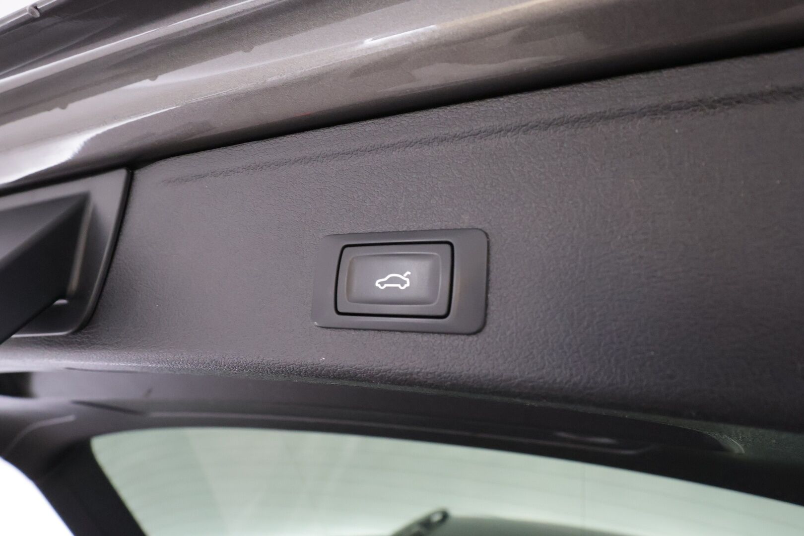 Audi A4 Allroad 2020 Business Edition 40 TDI 140 kW quattro S tronic * Webasto / Vetokoukku / Matrix LED / Digimittaristo / Sporttipenkit ** - Suomi-auto / Kahdet renkaat aluvanteilla 