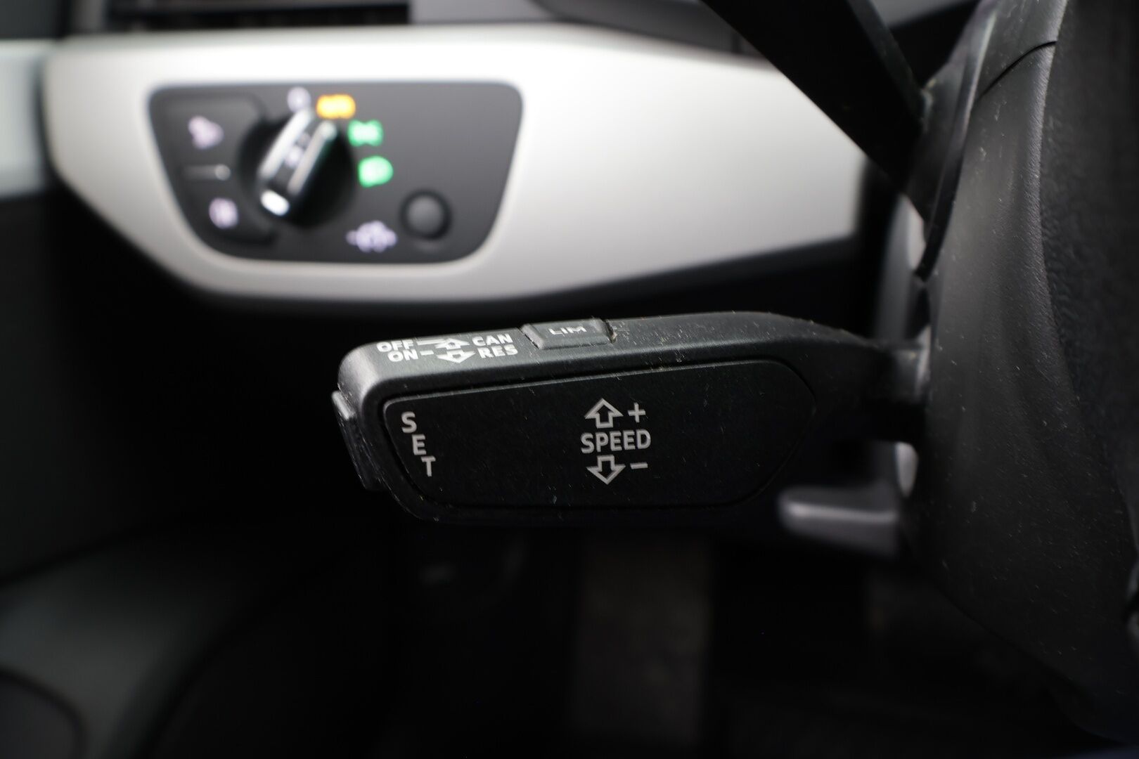 Audi A4 Allroad 2020 Business Comfort Edition 40 TDI 140 kW quattro S tronic - Webasto | Vetokoukku | Matrix LED | Digital Cockpit | Sporttipenkit | Suomi-auto | Apple&Android | Upea!
