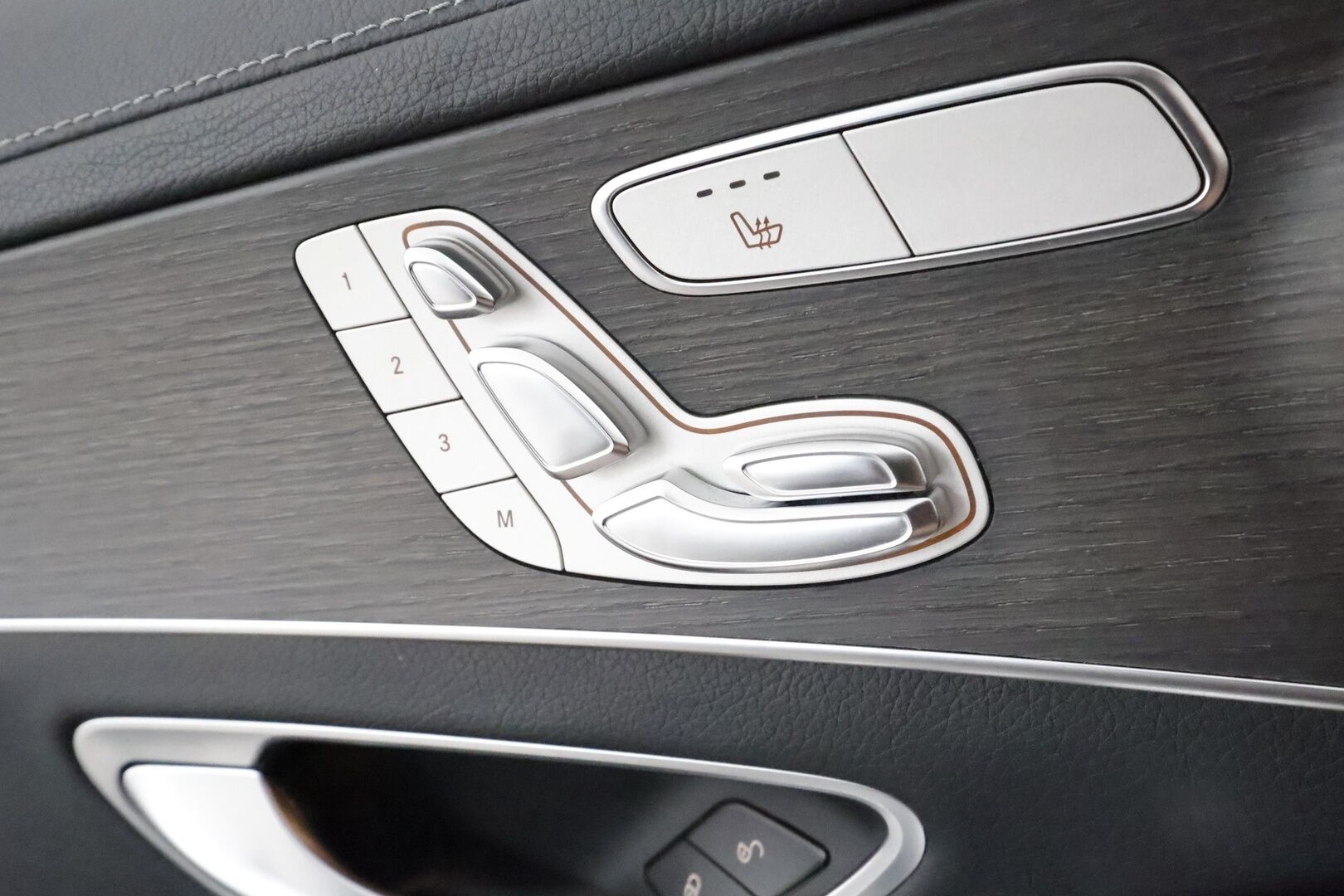 Mercedes-Benz C 2019 220 d T A Business **Adapt.vakkari / Burmester / Webasto / Koukku / Multibeam / 360° / Sporttipenkit Muistilla** - Kahdet Renkaat / **HUIPPU VARUSTEET**