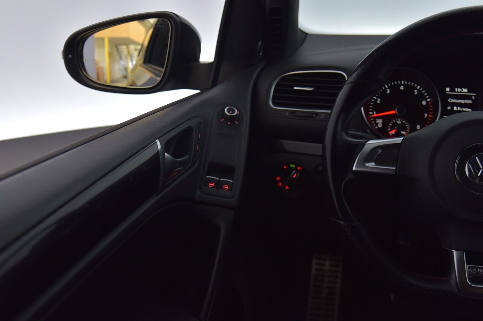 Volkswagen Golf 2010 GTI 2,0 155 kW (210 hv) / Dynaudio / Nahkasisusta / Navi / Tutkat / YritysOutlet - Myydään vain yrityksille - YritysOutlet - Myydään vain yrityksille