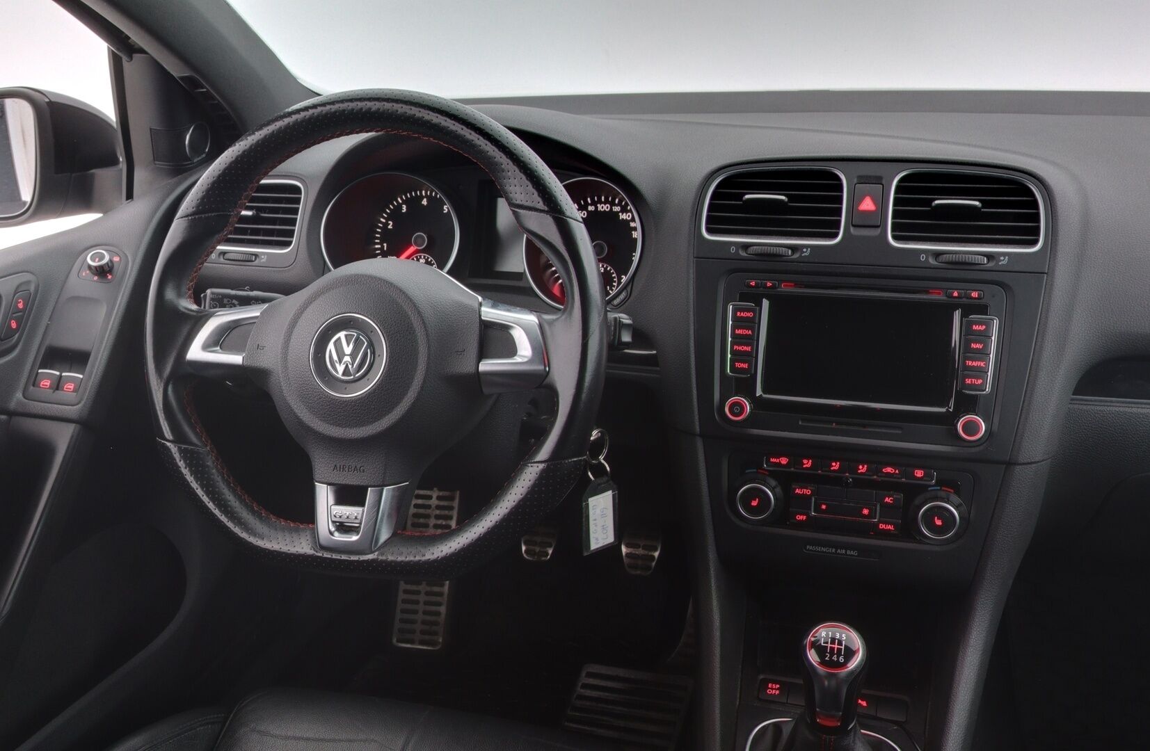 Volkswagen Golf 2010 GTI 2,0 155 kW (210 hv) / Dynaudio / Nahkasisusta / Navi / Tutkat / YritysOutlet - Myydään vain yrityksille - YritysOutlet - Myydään vain yrityksille