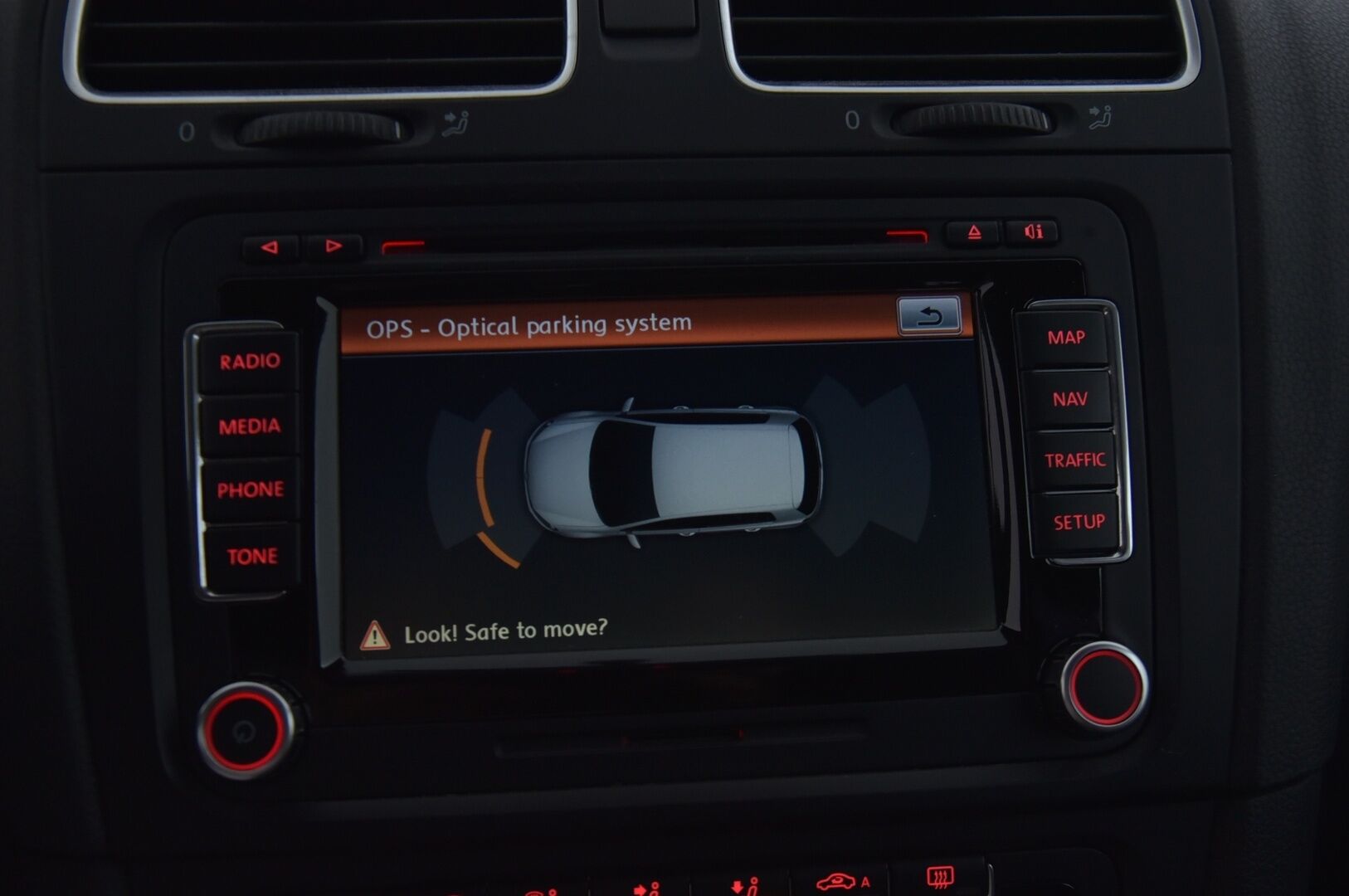 Volkswagen Golf 2010 GTI 2,0 155 kW (210 hv) / Dynaudio / Nahkasisusta / Navi / Tutkat / YritysOutlet - Myydään vain yrityksille - YritysOutlet - Myydään vain yrityksille