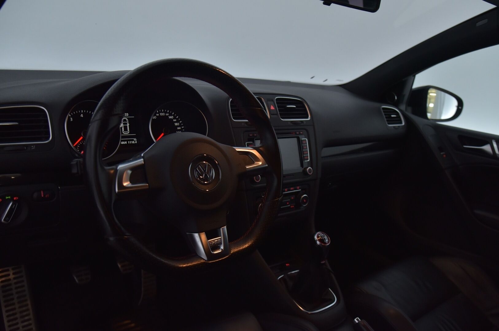 Volkswagen Golf 2010 GTI 2,0 155 kW (210 hv) / Dynaudio / Nahkasisusta / Navi / Tutkat / YritysOutlet - Myydään vain yrityksille - YritysOutlet - Myydään vain yrityksille