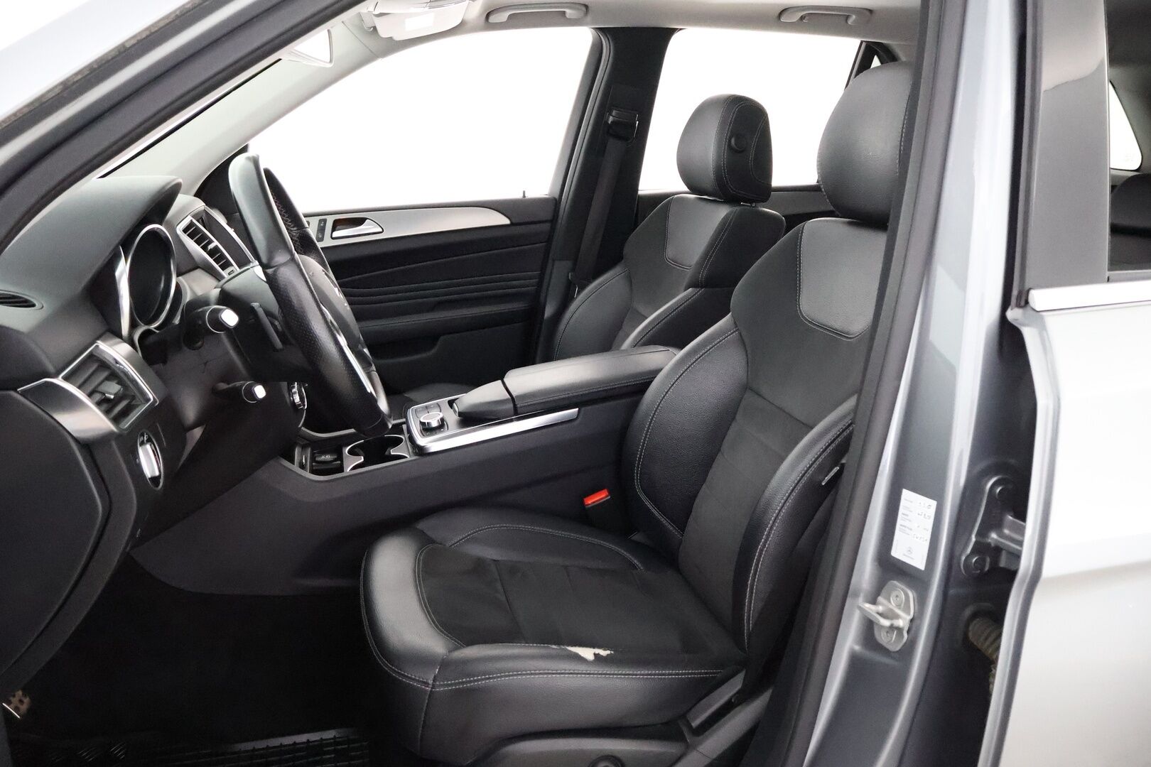 Mercedes-Benz ML 2013 250 BlueTec 4Matic Premium Business AMG - Ilma-alusta / Nahka-Alcantara / Kattoluukku / Vetokoukku / Lohko & Sisäpistoke / Comand Navi / ILS Xenon / Hyvin varusteltu!
