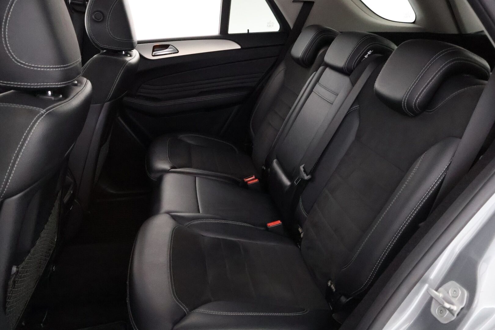 Mercedes-Benz ML 2013 250 BlueTec 4Matic Premium Business AMG - Ilma-alusta / Nahka-Alcantara / Kattoluukku / Vetokoukku / Lohko & Sisäpistoke / Comand Navi / ILS Xenon / Hyvin varusteltu!