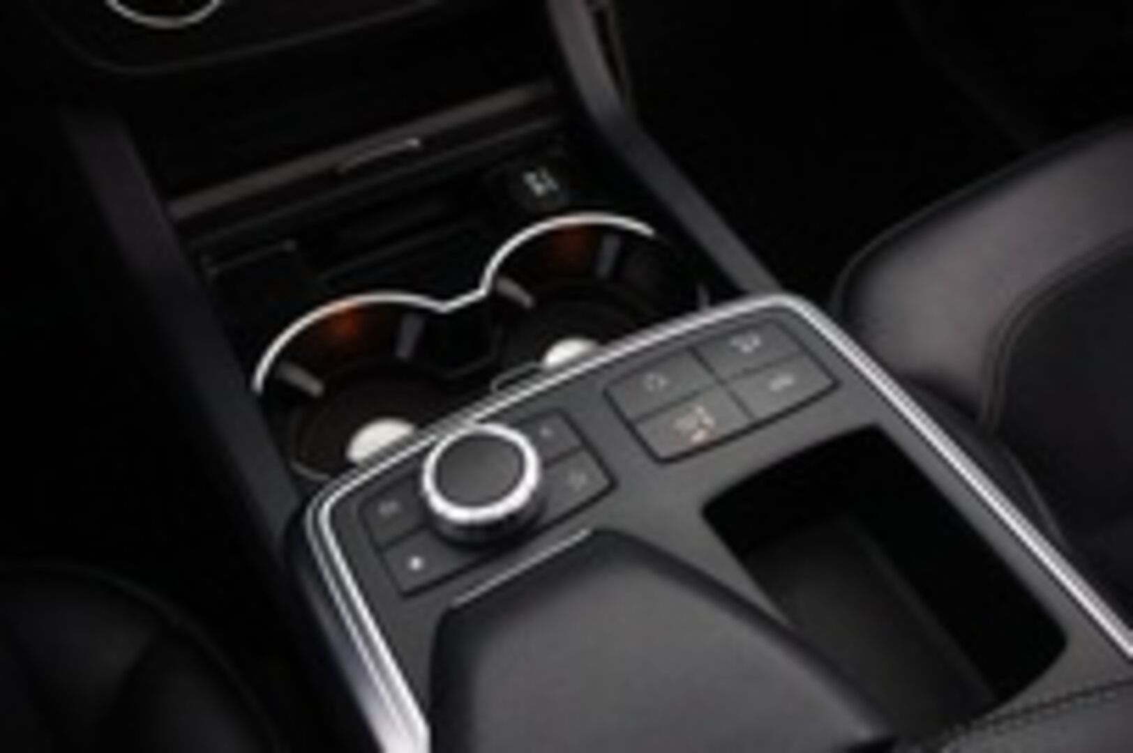 Mercedes-Benz ML 2013 250 BlueTec 4Matic Premium Business AMG - Ilma-alusta / Nahka-Alcantara / Kattoluukku / Vetokoukku / Lohko & Sisäpistoke / Comand Navi / ILS Xenon / Hyvin varusteltu!