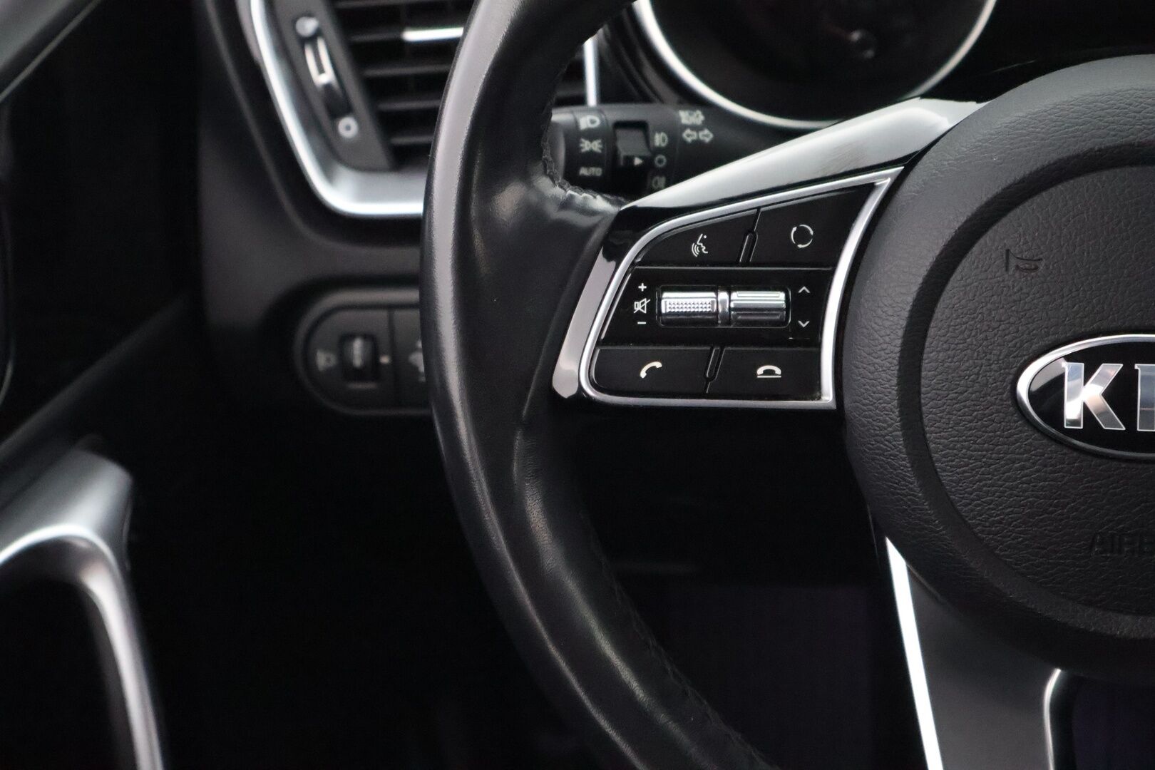 Kia XCeed 2020 1,4 T-GDI ISG 140hv EX DCT AT - Suomiauto / Peruutuskamera / Vetokoukku / Puolinahkasisusta / Merkkihuollot / Apple&Android / LED / Lohko & Sisäpistoke / Juuri tullut Tampereelle!