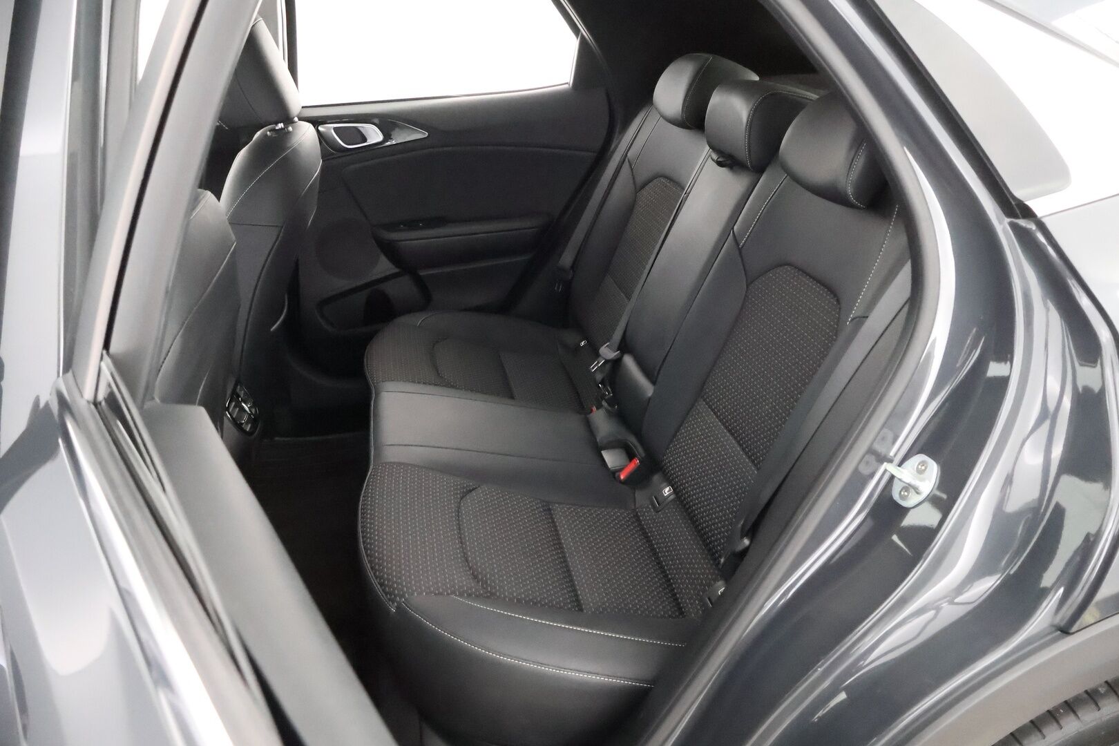 Kia XCeed 2020 1,4 T-GDI ISG 140hv EX DCT AT - Suomiauto / Peruutuskamera / Vetokoukku / Puolinahkasisusta / Merkkihuollot / Apple&Android / LED / Lohko & Sisäpistoke / Juuri tullut Tampereelle!