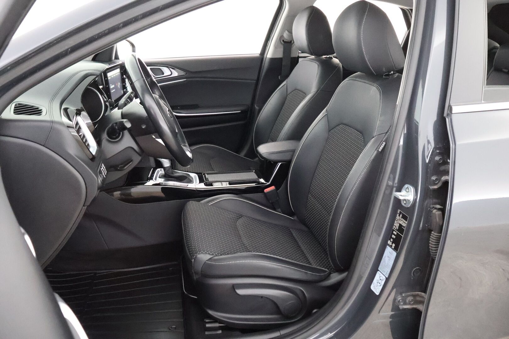 Kia XCeed 2020 1,4 T-GDI ISG 140hv EX DCT AT - Suomiauto / Peruutuskamera / Vetokoukku / Puolinahkasisusta / Merkkihuollot / Apple&Android / LED / Lohko & Sisäpistoke / Juuri tullut Tampereelle!