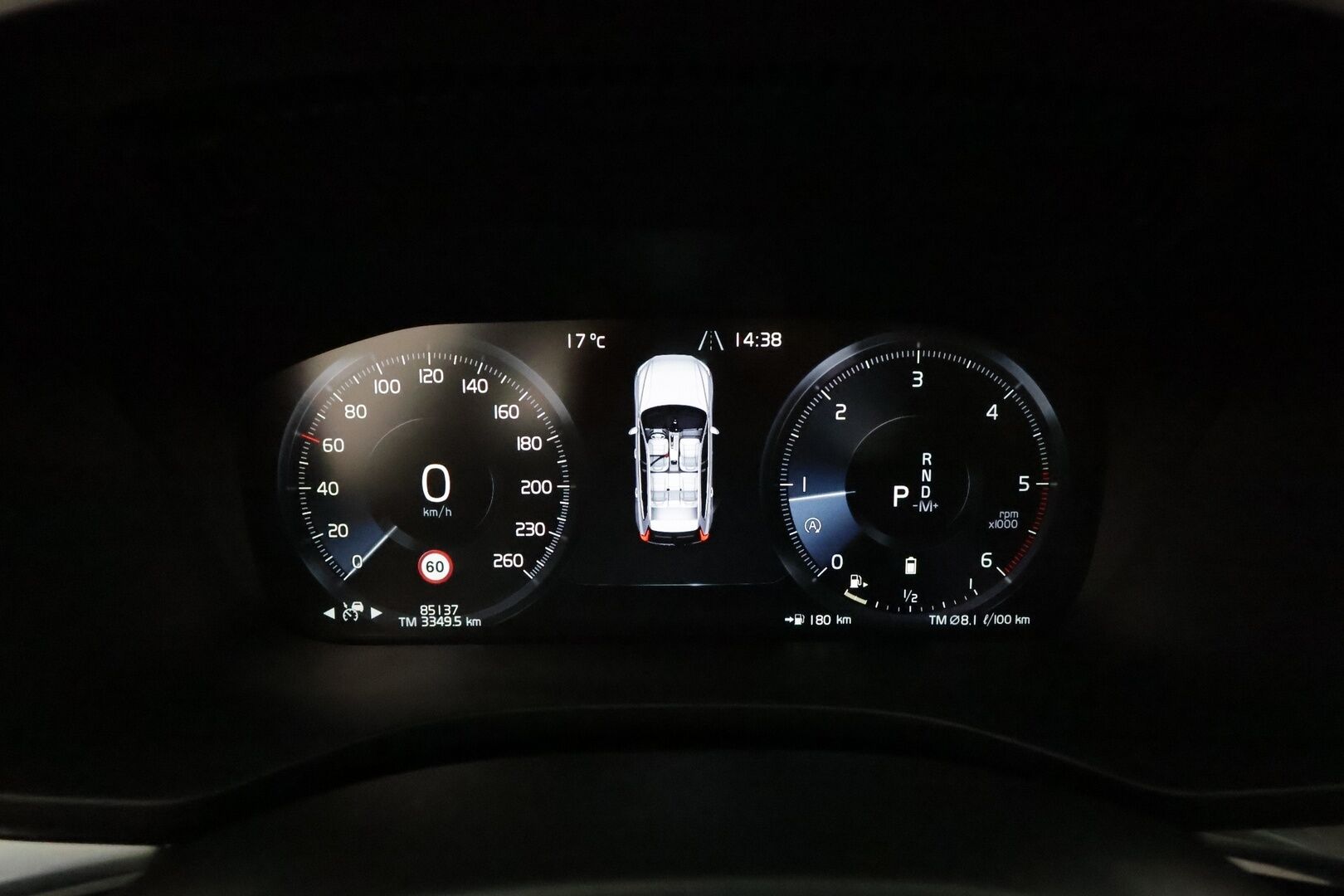 Volvo XC60 2020 B4 AWD MHEV Business aut - 3,99 % KORKOTARJOUS TÄHÄN AUTOON 31.8. ASTI! - 1Om Suomiauto / Webasto / Adapt.Vakkari / VOC / Puolinahkasisusta / 2x Renkaat Aluvantein / Ratinlämmitys!