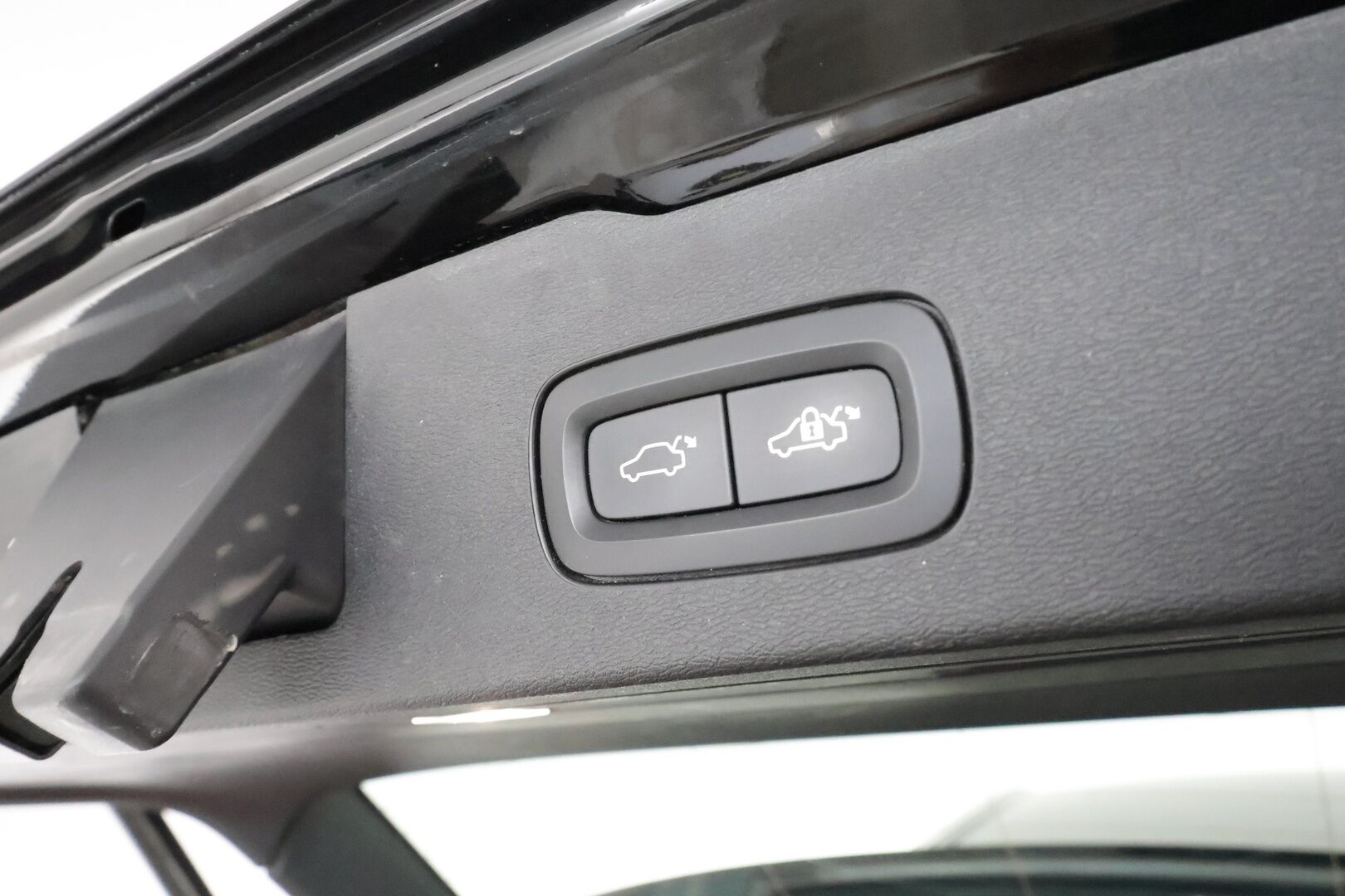 Volvo V60 2020 D4 AWD Business aut **Adapt.vakkari / Webasto / P.kamera / Muistipenkki / Ruskeat nahat / Full LED / KeylessGo** - Suomi-auto / Kahdet renkaat aluvanteilla / Penkinlämmittimet takana / Sähköluukku / Digimittaristo