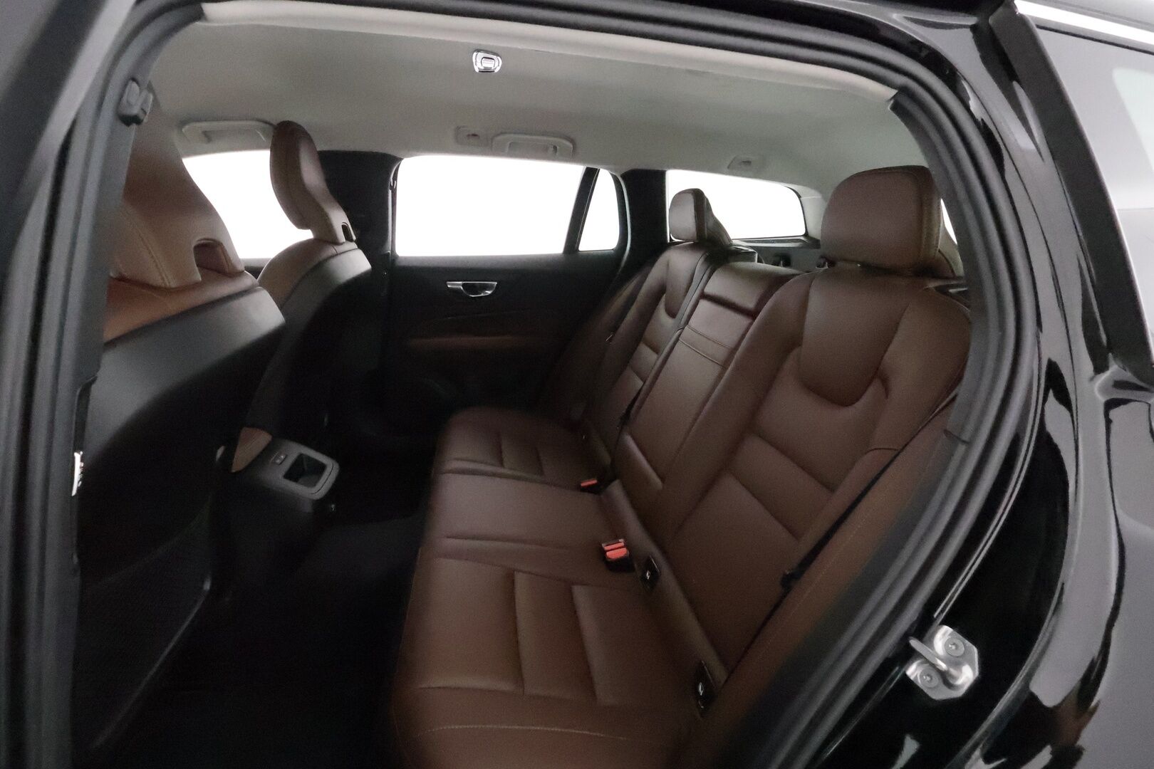 Volvo V60 2020 D4 AWD Business aut **Adapt.vakkari / Webasto / P.kamera / Muistipenkki / Ruskeat nahat / Full LED / KeylessGo** - Suomi-auto / Kahdet renkaat aluvanteilla / Penkinlämmittimet takana / Sähköluukku / Digimittaristo