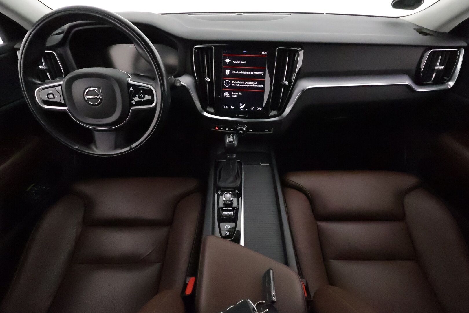 Volvo V60 2020 D4 AWD Business aut **Adapt.vakkari / Webasto / P.kamera / Muistipenkki / Ruskeat nahat / Full LED / KeylessGo** - Suomi-auto / Kahdet renkaat aluvanteilla / Penkinlämmittimet takana / Sähköluukku / Digimittaristo