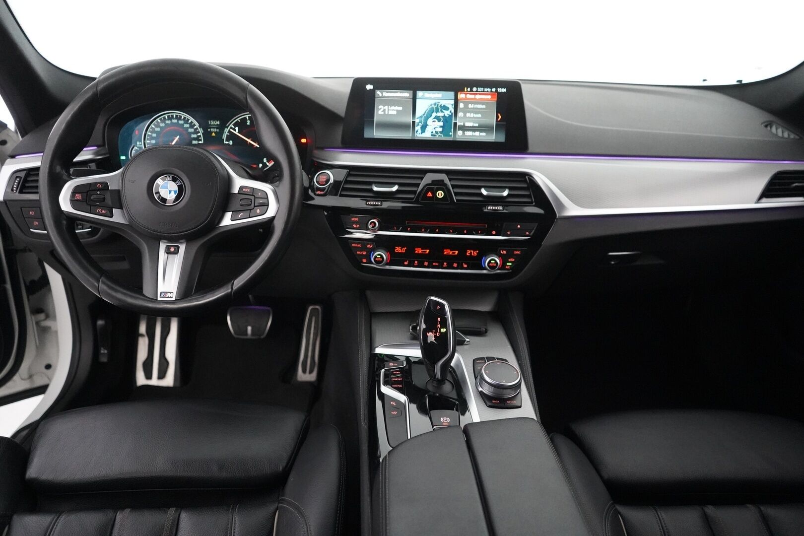 BMW 520 2017 G31 Touring d xDrive M-Sport - Sporttinahat | Alletaittuva koukku | 360° Kamera | HiFi | Ambient-sisävalaistus | Kahdet renkaat OEM vanteilla