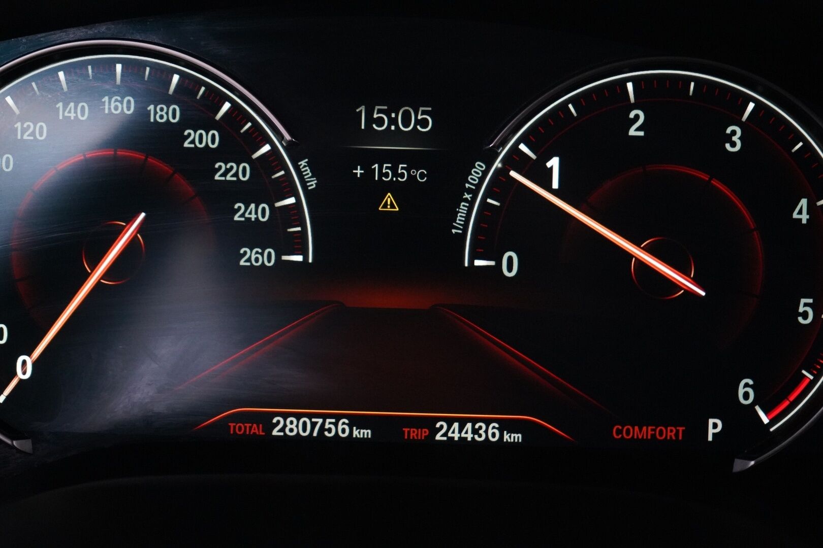 BMW 520 2017 G31 Touring d xDrive M-Sport - Sporttinahat | Alletaittuva koukku | 360° Kamera | HiFi | Ambient-sisävalaistus | Kahdet renkaat OEM vanteilla