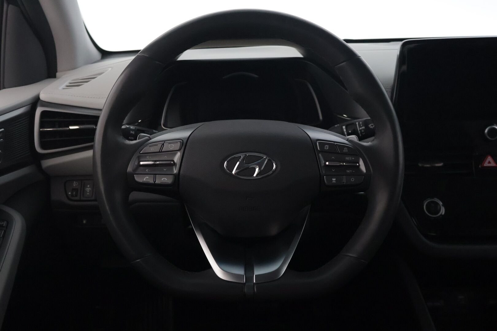 Hyundai IONIQ plug-in 2020 1,6 plug-in 141 hv 6-DCT Style Limited Edition MY20 - | 2-om. Suomi-auto | ACC | Infinity Sound | BLIS | Ilmastoidut Nahkapenkit | Kuljettajan penkki Muistilla | P. Kamera | Digimittaristo | AppleCarPlay & AndroidAuto | LED |
