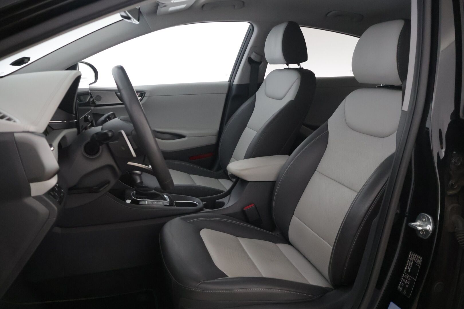Hyundai IONIQ plug-in 2020 1,6 plug-in 141 hv 6-DCT Style Limited Edition MY20 - | 2-om. Suomi-auto | ACC | Infinity Sound | BLIS | Ilmastoidut Nahkapenkit | Kuljettajan penkki Muistilla | P. Kamera | Digimittaristo | AppleCarPlay & AndroidAuto | LED |