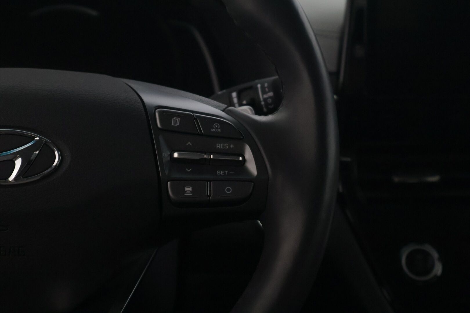 Hyundai IONIQ plug-in 2020 1,6 plug-in 141 hv 6-DCT Style Limited Edition MY20 - | 2-om. Suomi-auto | ACC | Infinity Sound | BLIS | Ilmastoidut Nahkapenkit | Kuljettajan penkki Muistilla | P. Kamera | Digimittaristo | AppleCarPlay & AndroidAuto | LED |