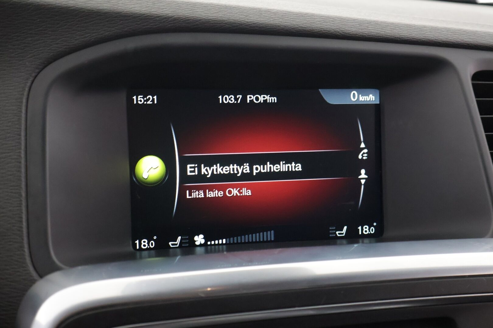 Volvo V60 2017 D3 Business aut. Facelift / Webasto / Koukku / Digimittari / Vakkari / Sporttinahat / P-tutka / Bluetooth / Kaistavahti - *2x aluvanteet / Huippusiisti / Aktiiviset valot / Huoltokirja*